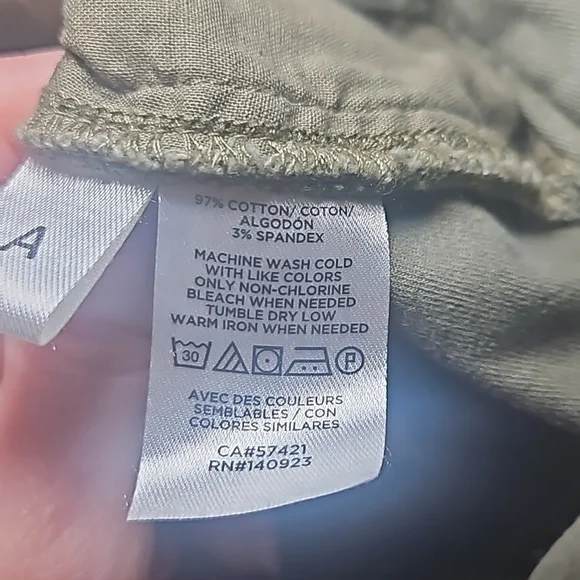 LOFT Riviera Green Shorts – Size 8, Pockets, Belt Loops - Picture 6 of 6